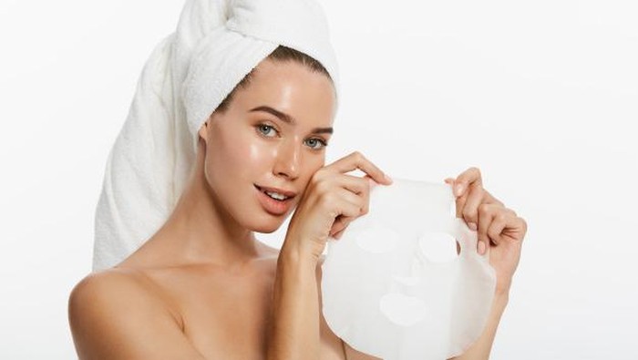 5 Cara Memanfaatkan Essence Sisa Sheet Mask, Gak Sia-sia!