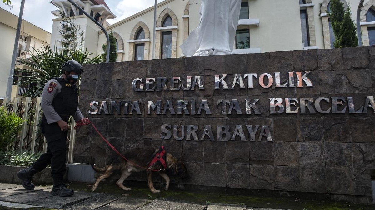 FOTO: Siaga Aparat di Gereja Penjuru Daerah