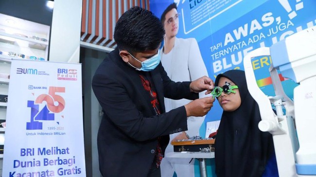 BRI menjalankan prinsip keuangan berkelanjutan lewat berbagai cara, seperti aksi-aksi dalam program BRI Peduli yang tetap dilakukan di tengah pandemi.