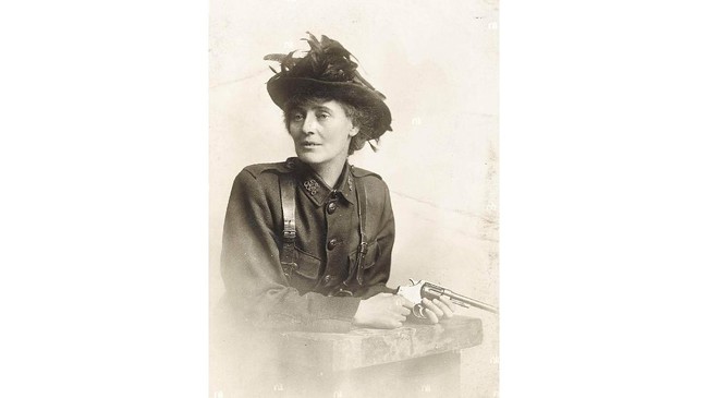 Constance Markievicz terlibat dalam Pemberontakan Paskah Irlandia atau Easter Rising 1916. Dia melatih Irish Citizen Army dan ikut bertempur.