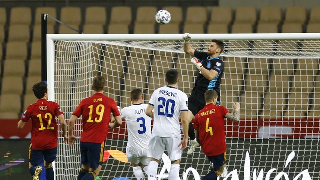 FOTO: Spanyol Geser Swedia Usai Hajar Kosovo