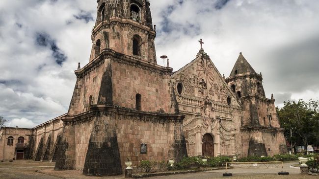 Pandemi Covid-19 tak membatasi Filipina untuk menggelar tur wisata virtual ke tujuh gereja, atau Visita Iglesia, selama pekan suci Paskah.