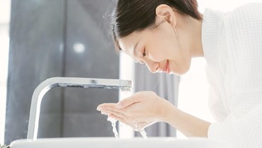 img-title Segini Suhu Air yang Pas untuk Cuci Muka agar Kulit Bebas Masalah