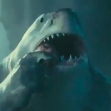 Kocak, King Shark 'Berkolaborasi' dengan Baby Shark di Suicide Squad
