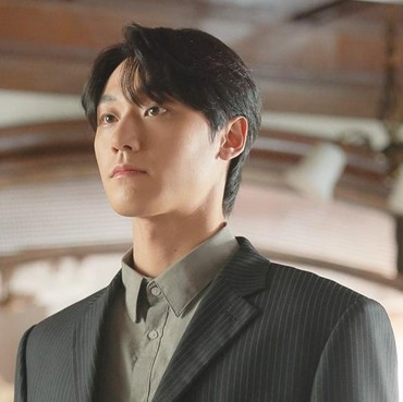 Intip Penampilan Jadul Lee Do Hyun di Drama Korea Baru 'Youth of May'