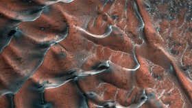 Studi Baru Sangkal Temuan Air di Mars