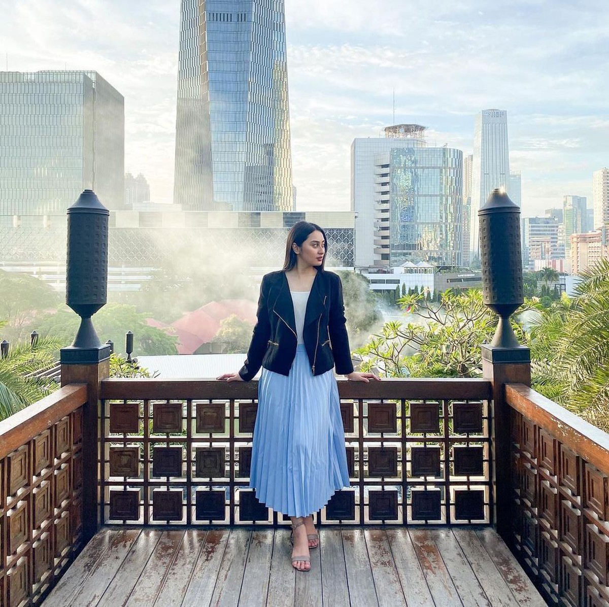 Putus dengan Amanda Manopo&comma; Billy Syahputra dikabarkan dekat dengan Memes Prameswari&period; Yuk lihat perbedaan gaya kedua perempuan tersebut&comma; siapa yang lebih baik&quest;