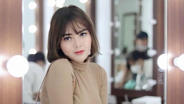 img-title Pakai Rok Puluhan Juta, Amanda Manopo Pamer Minimarket di Kamar