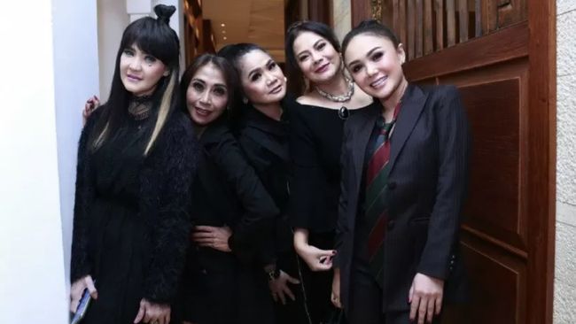 Vina Panduwinata mengatakan grup Rumpies akan membawakan lagu-lagu hit mereka, seperti Nurlela, dengan sentuhan unsur milenial dalam konser Jumat (28/5) malam.