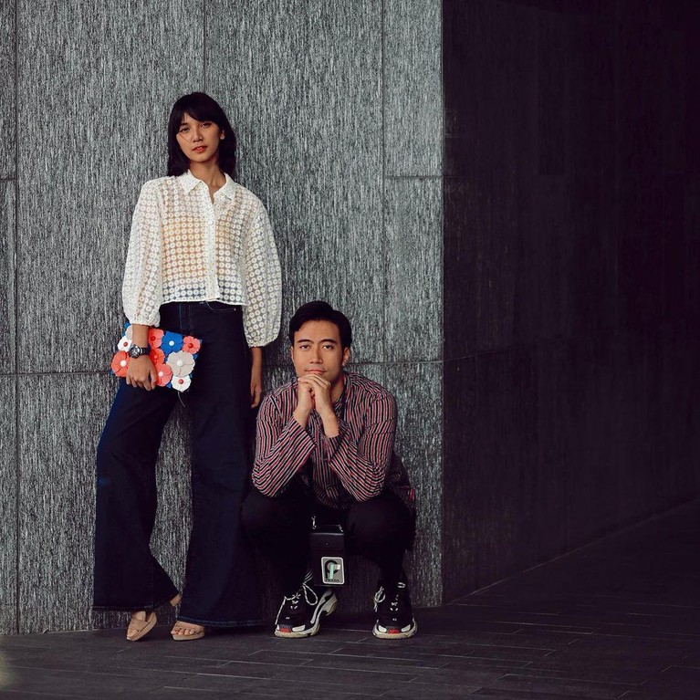 Setelah Balikan Langsung Lamaran, Berikut Kemesraan Vidi dan Sheila Lika-liku perjalanan cinta Vidi Aldiano dan Sheila Dara, Sempat putus lalu balikan dan sekarang lamaran. Yuk, intip kemesraan mereka!
