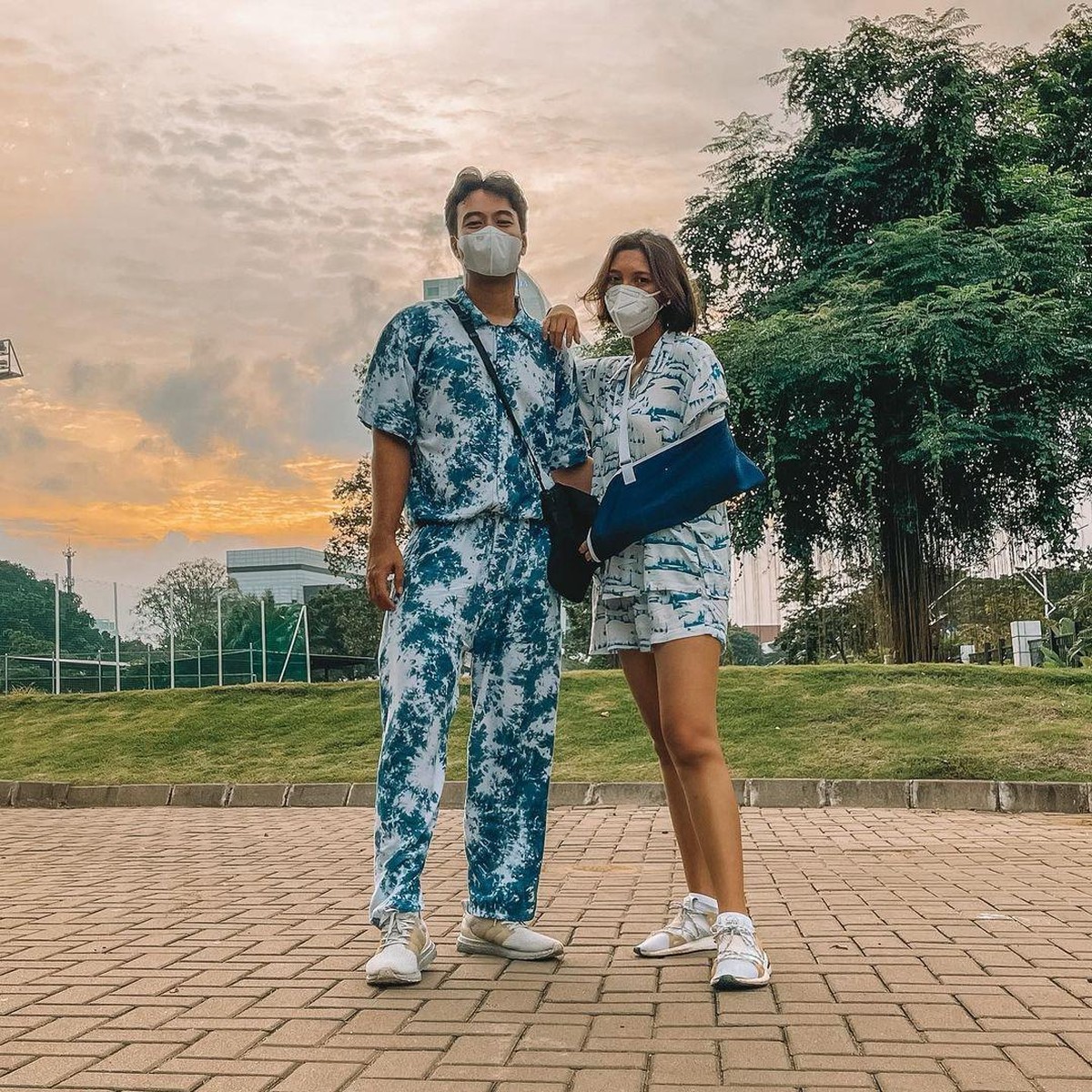 Lika-liku perjalanan cinta Vidi Aldiano dan Sheila Dara&comma; Sempat putus lalu balikan dan sekarang lamaran&period; Yuk&comma; intip kemesraan mereka&excl;