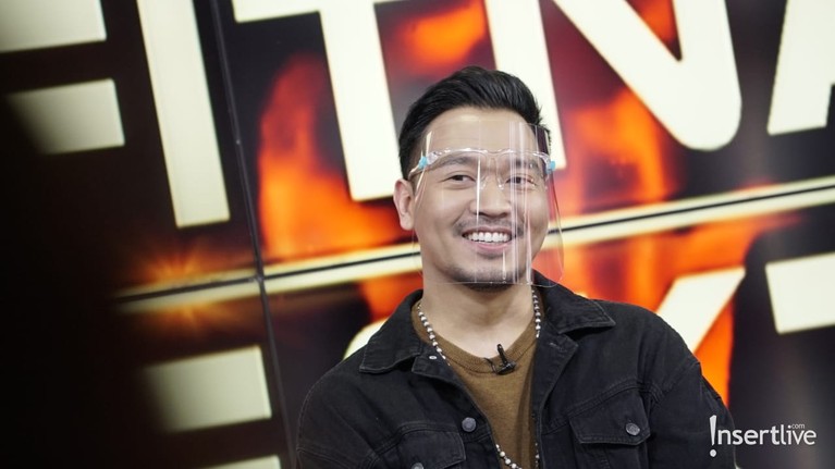 Tampilan Michael Yukinobu Saat Pertama Kali di Acara TV Live Nama Michael Yukinobu De Fretes semakin dikenal dikalangan masyarakat. Berikut penampilannya saat pertama kali datang di Acara TV Live!