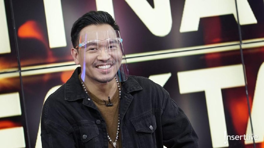 Nama Michael Yukinobu De Fretes semakin dikenal dikalangan masyarakat. Berikut penampilannya saat pertama kali datang di Acara TV Live!