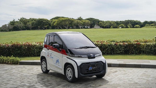 Tarif sewa mobil listrik Toyota di Bali mulai dari Rp50 ribu per jam sampai Rp150 ribu per jam.