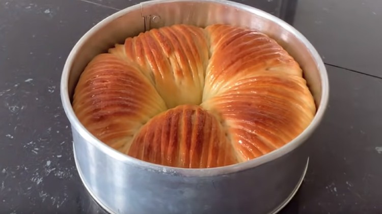 Wool roll bread