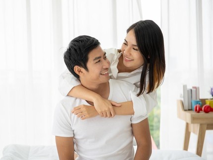 Jangan Langsung Tidur Bun, Ini 8 Manfaat Cuddling Setelah Berhubungan Seks!