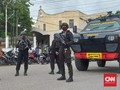 Banser NU dan Polisi Jaga Gereja Katedral Kupang NTT