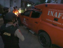 Densus 88 Geledah Rumah Herbal hingga Ponpes di Jateng-DIY