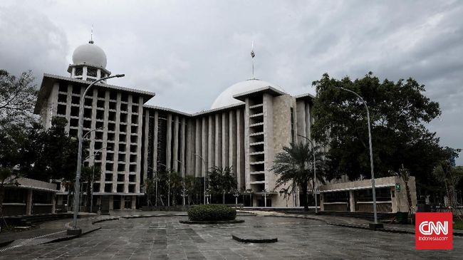 Indonesia tidak dibangun oleh satu agama. Negara ini menjunjung rasa nasionalisme yang tinggi, seperti yang bisa dilihat dari arsitektur Masjid Istiqlal.