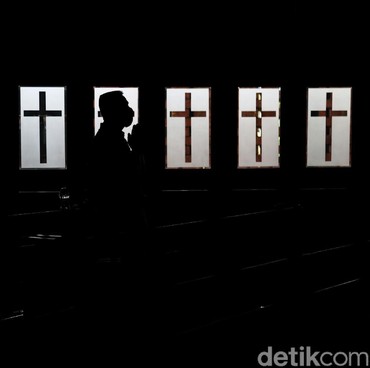 TikToker 2 Tahun Dalami Kristen, Kisahnya Yakin Tinggalkan Islam Viral