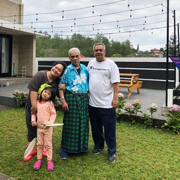 Innalillahi, Ayah Sinyorita Meninggal Dunia