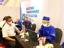 5.830 Pegawai KAI Sudah Divaksin COVID-19 di Sentra Vaksinasi BUMN