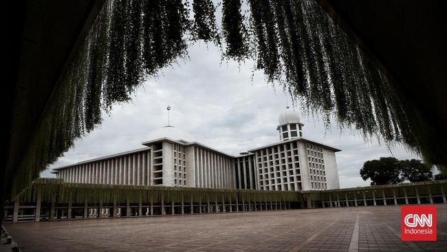 Menikmati kuliner halal sembari menonton panggung seni Islami nantinya bisa dinikmati wisatawan berbagai kalangan di Masjid Istiqlal.