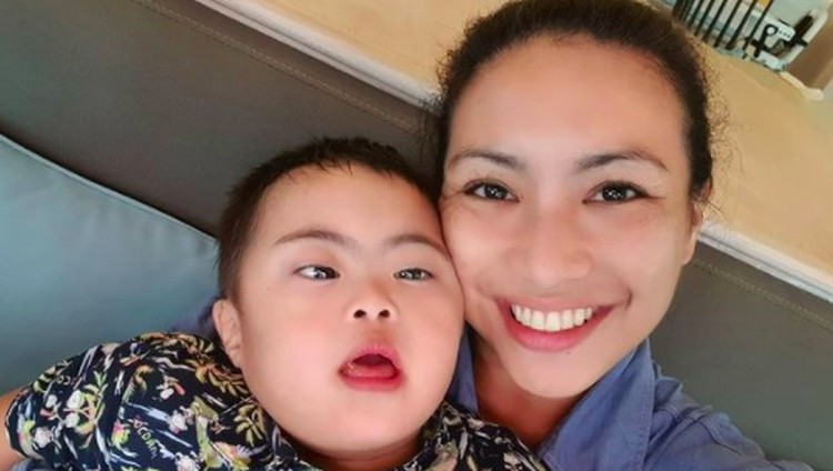 Sara Djojohadikusumo dan keluarga Sara Djojohadikusumo dan keluarga