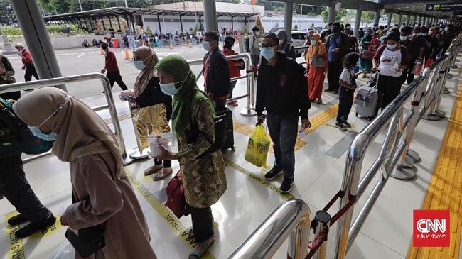 Satgas Covid-19 mengingatkan masyarakat bahwa mudik pada masa libur panjang kerap berdampak meningkatkan presentase kasus positif Covid-19.