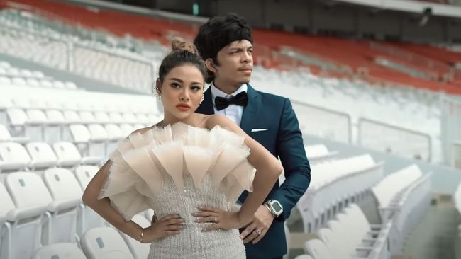 Setelah resmi dan sah menjadi suami-istri, dua pesohor Atta Halilintar dan Aurel Hermansyah dikabarkan tengah bersiap gelar resepsi pernikahan.