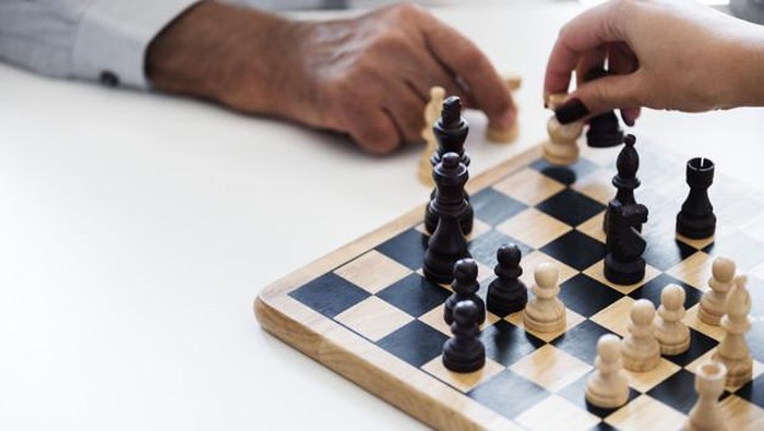Buat Kamu yang Hobi Main Catur, Begini Manfaat Catur untuk Kemampuan Kognitif