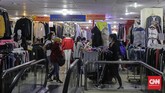 FOTO: Pelesir dalam Nuansa Lama Pasar Baru Walau sudah banyak mal di Jakarta, tapi Pasar Baru selalu menyenangkan untuk dikunjungi. Ada banyak tempat belanja dan tempat makan legendaris di sini.