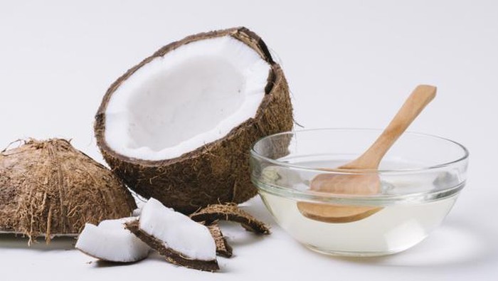 Cara Mudah Membuat Masker Rambut dari Minyak Kelapa, Coba Yuk!