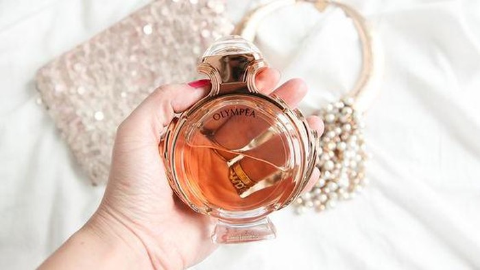 Bahaya Memakai Skincare dengan Kandungan Fragrance, Hati-hati Ladies!