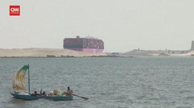 VIDEO: Deret Kapal Tertahan di Terusan Suez Sudah Terurai