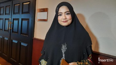 img-title Telah Lama Menghilang, Tika T2 Sibuk Urus Bisnis Fashion