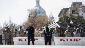 FOTO: Kalut Gedung Capitol usai Nyawa Polisi Terenggut