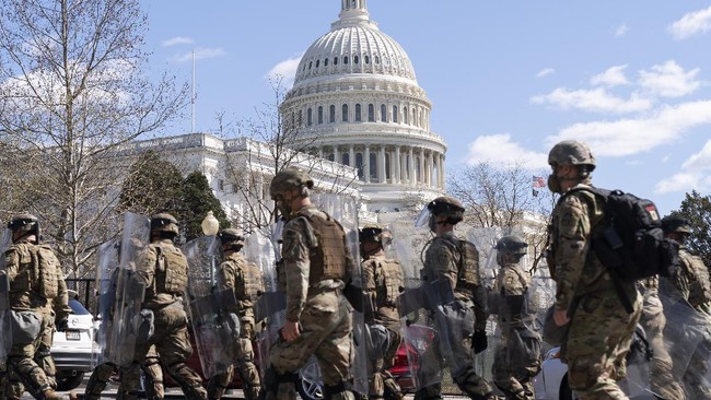 Penghuni sejumlah bangunan di kawasan Capitol Hill dievakuasi pada Kamis (19/8) usai ada ancaman bom.