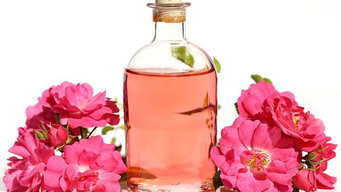 Rekomendasi Produk Rose Water, Semua di Bawah 50ribu! Rekomendasi Produk Rose Water, Semua di Bawah 50ribu!
