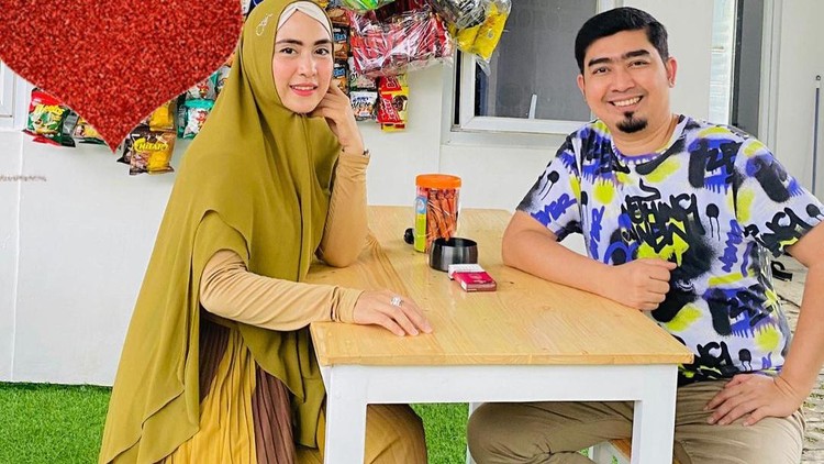 april jasmine dan ustaz solmed