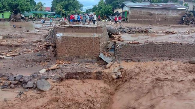 Foto Gambaran Dan Dampak Banjir Bandang Di Flores Timur
