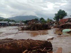 Banjir Bandang Terjang NTT, Listrik hingga BBM Terdampak