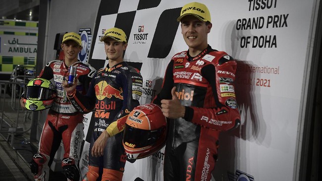 Pembalap Indonesia Gresini Jeremy Alcoba mendapat hukuman setelah terlibat perkelahian dengan pembalap Petronas Sprinta John McPhee di Moto3 Doha 2021.