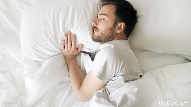 pria tidur