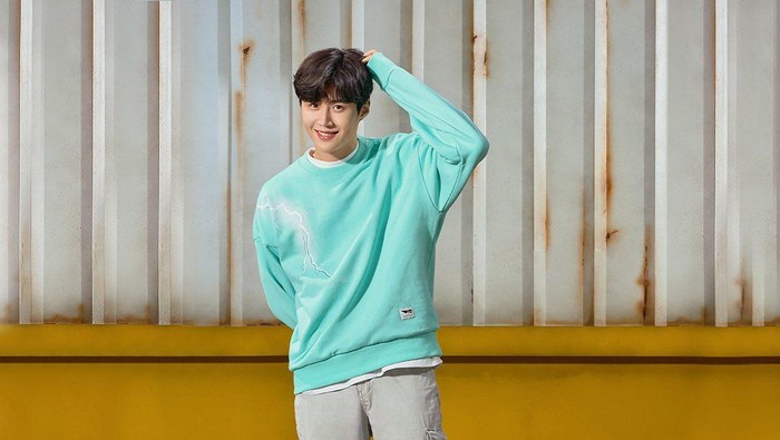 Intip Pemotretan Terbaru Kim Seonho, Terlihat Cute Banget!