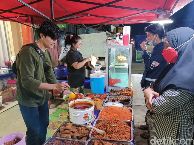 Viral, Penjual Nasi Kuning Ini Mirip Lee Min Ho, Bun!