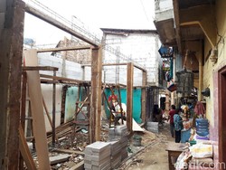 Rumah Direnovasi Model Panggung, Warga Kp Melayu Kenang Hujan Sedikit Banjir