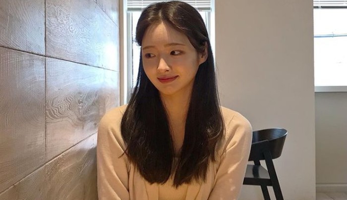 Eunjin (DIA) terpaksa harus berhenti dari grup karena kesehatannya yang terus memburuk. Setelah pulih, ia kembali aktif menyapa penggemar melalui akun instagram dan juga channel youtube-nya / foto: instagram.com/eun_jin3851