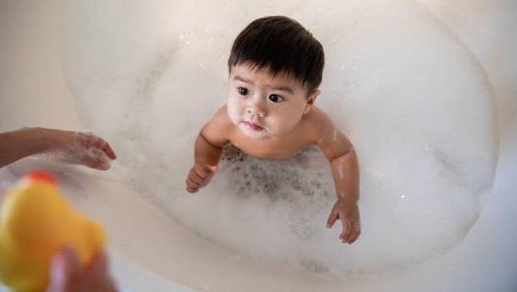 Bunda tertarik dengan nama bayi laki-laki yang bermakna awal yang baru? Yuk disimak nama-nama berikut ini.