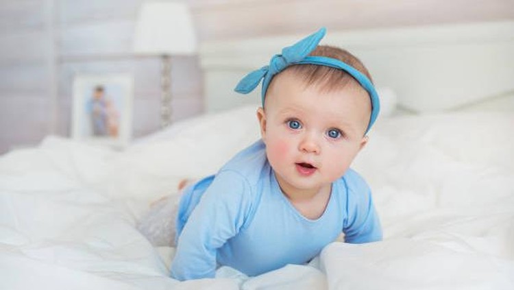 Sebagai permulaan dari kehidupan baru Bunda sebagai orang tua, berikut ini ada rekomendasi nama bayi perempuan dengan arti 'awal yang baru'. Simak yuk!